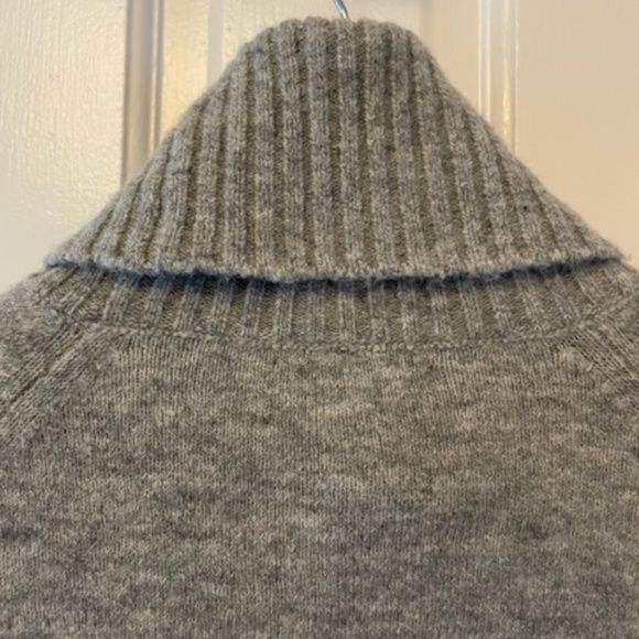 J. Crew Turtleneck Sweater in Supersoft Yarn Grey XS - Picture 10 of 10